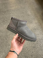 UGG Classic Ultra Mini Grau Damen