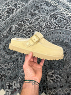 UGG Goldenstar Evelina Clog Sand Castle Damen