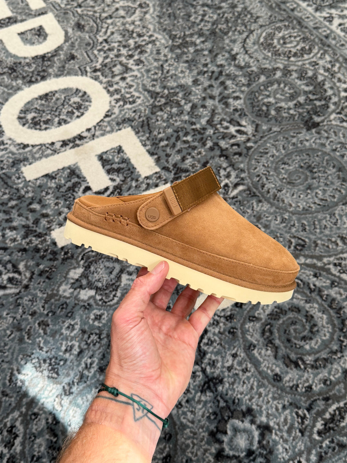 UGG Goldenstar Clog Chestnut Damen