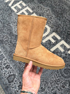 UGG Classic Short II Chestnut Damen