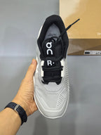 On Running The Roger Pro Fire Unisex Grau