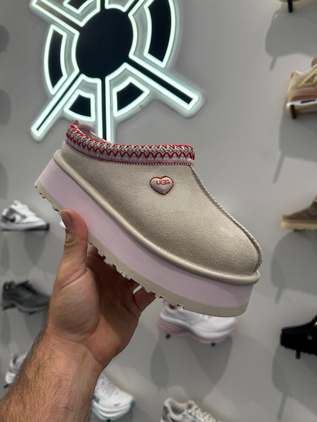 UGG Tazz Love '26 Damen