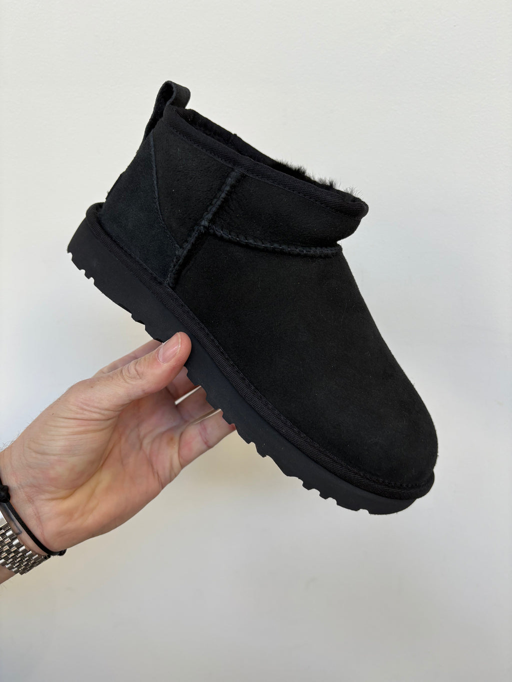 UGG Classic Ultra Mini Schwarz Damen