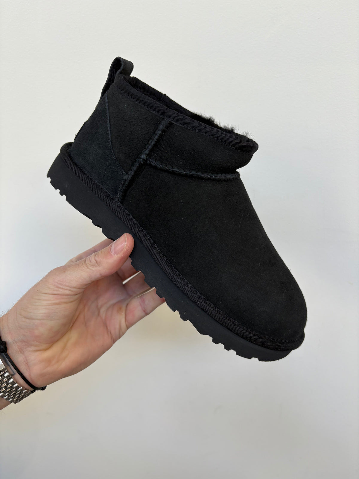 UGG Classic Ultra Mini Schwarz Damen
