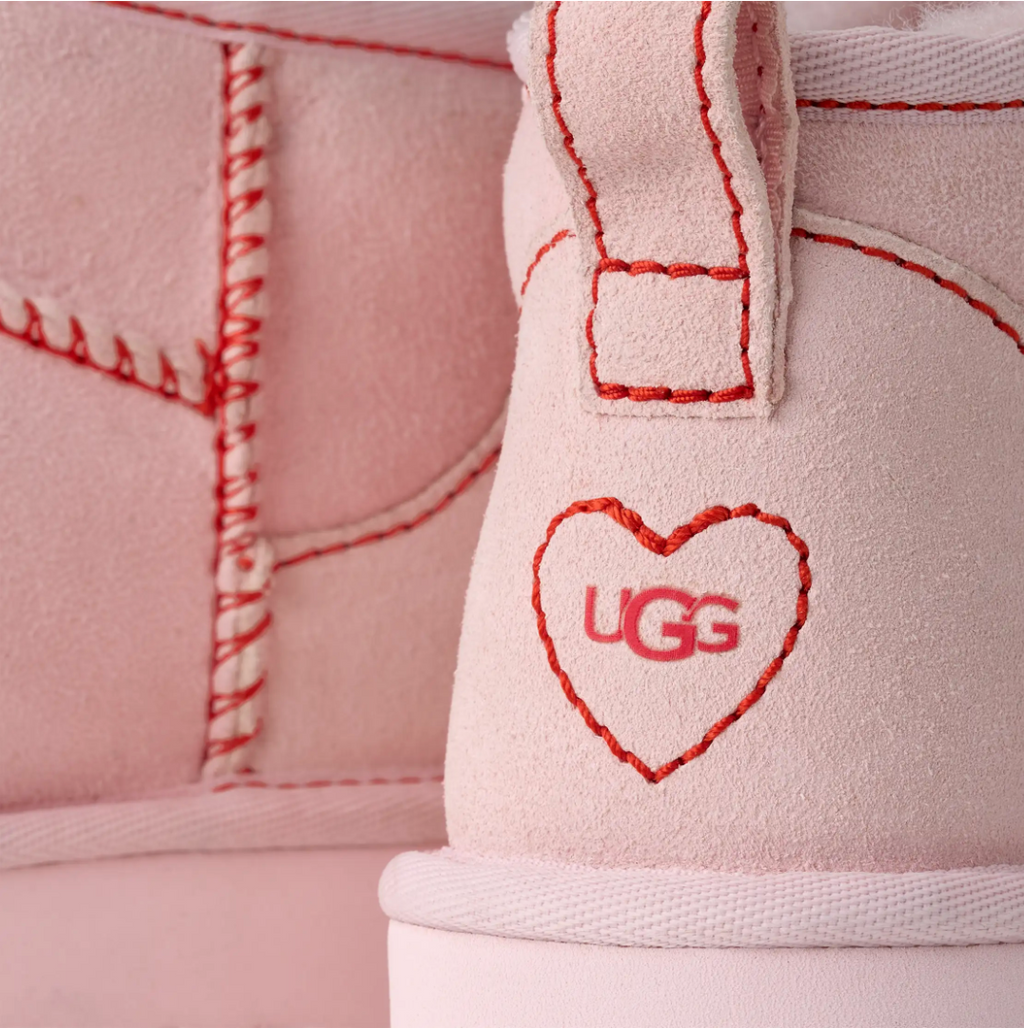 UGG Classic Ultra Mini Love '26 Damen