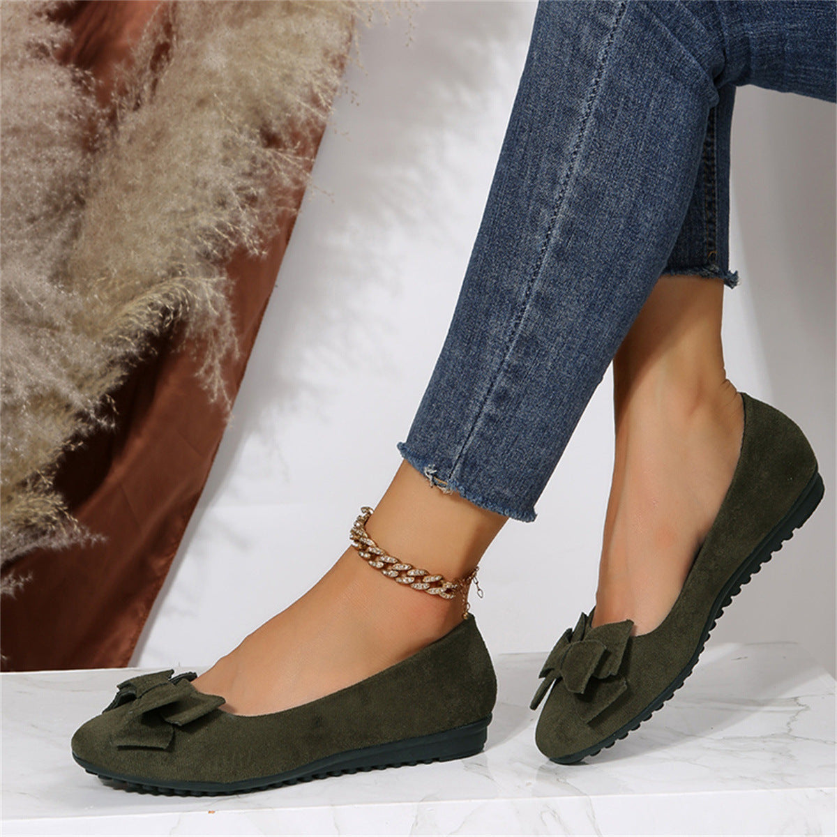 Elegante Damen Ballerinas mit Schleife in Khaki — Image 2