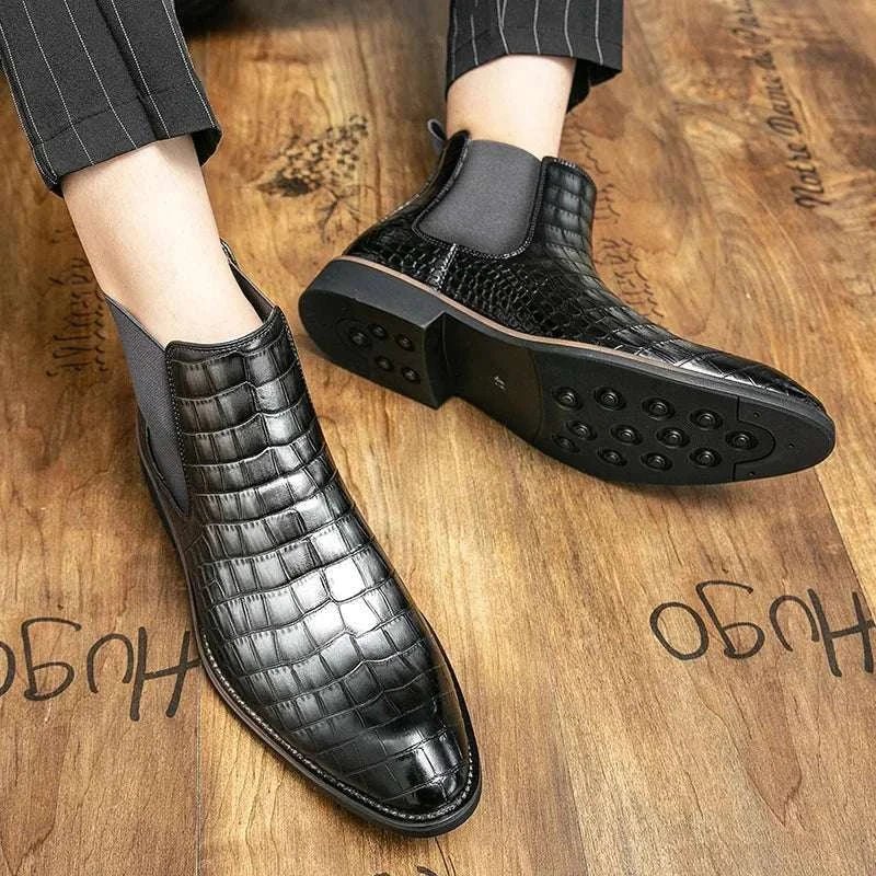Elegante Jesolice Herren Chelsea Boots aus Leder mit Krokodil-Muster – Stylische Slip-On Ankle Dress Schuhe mit Elastischen Einsätzen — Image 5