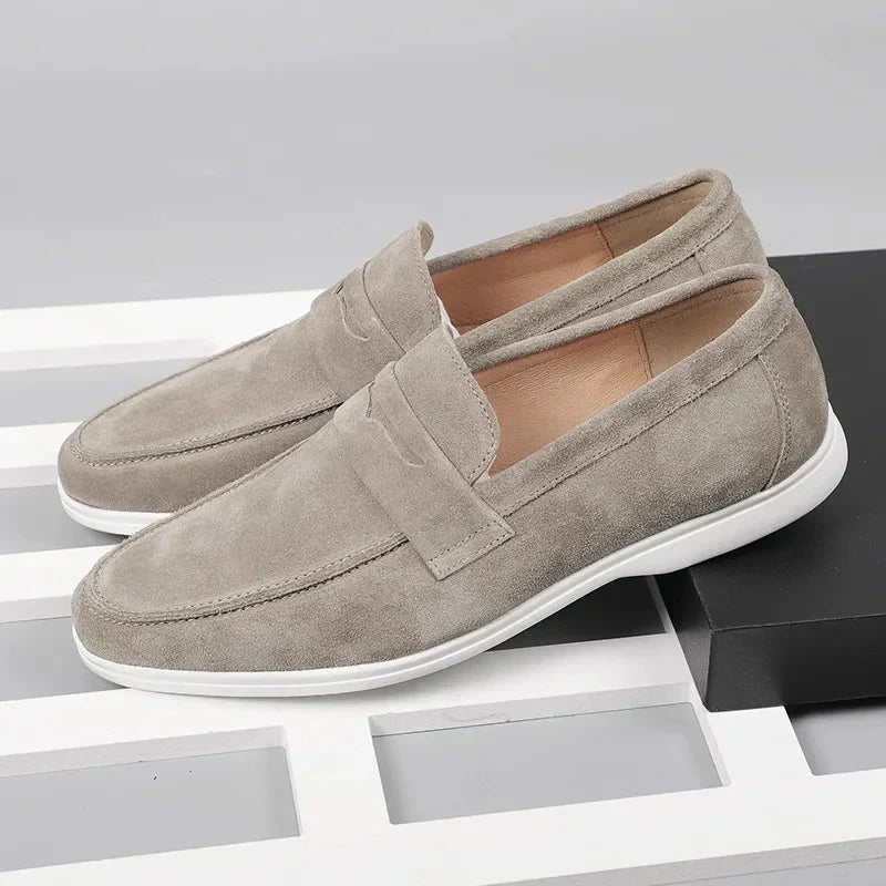 Elegante Jesolice Herren Klassische Wildleder Slipper – Bequeme Slip-On Dress Schuhe mit Gepolstertem Fußbett und Langlebiger Sohle für Business Casual — Image 3