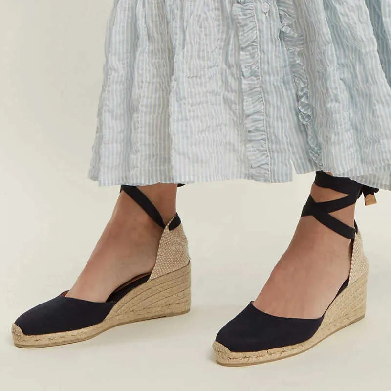 Espadrille Wedge Sandals in Beige, Rot und Marineblau — Image 3