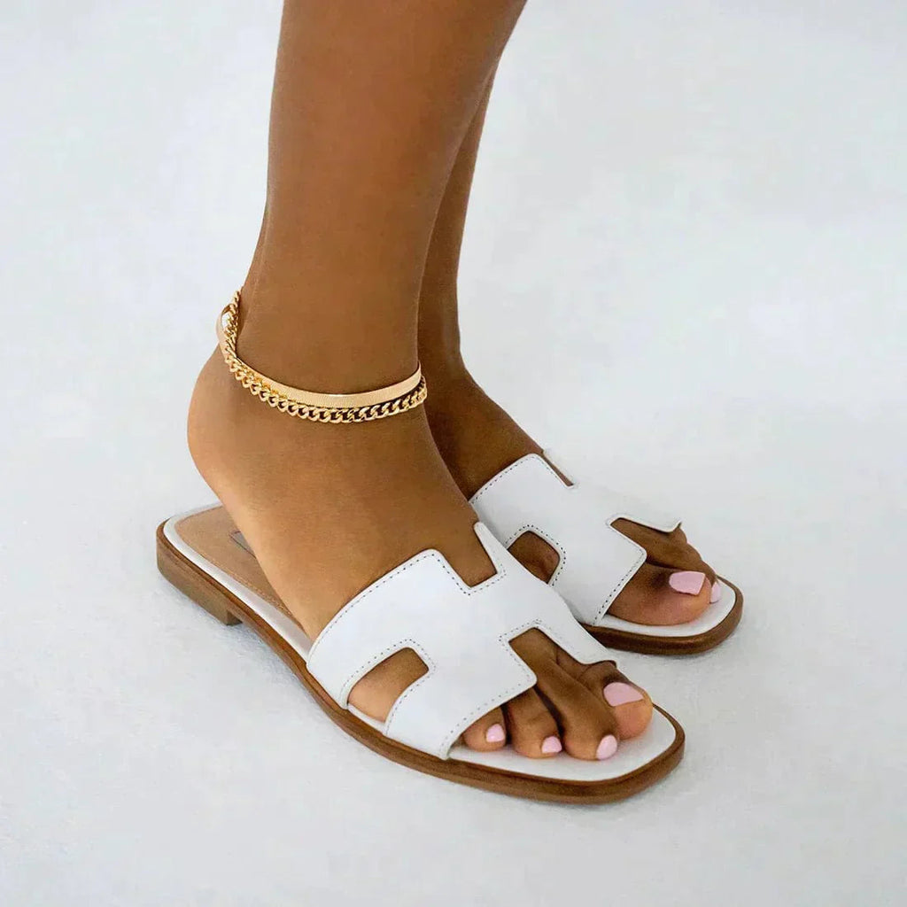 Lunara Sandalen in Schwarz — Image 3