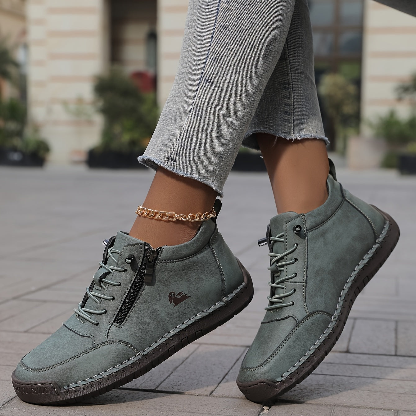 Lunara Sneaker in Lederoptik — Main Image
