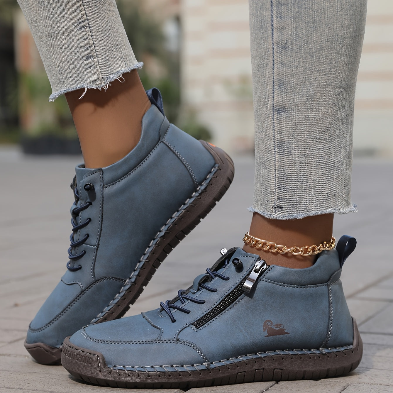 Lunara Sneaker in Lederoptik — Image 10