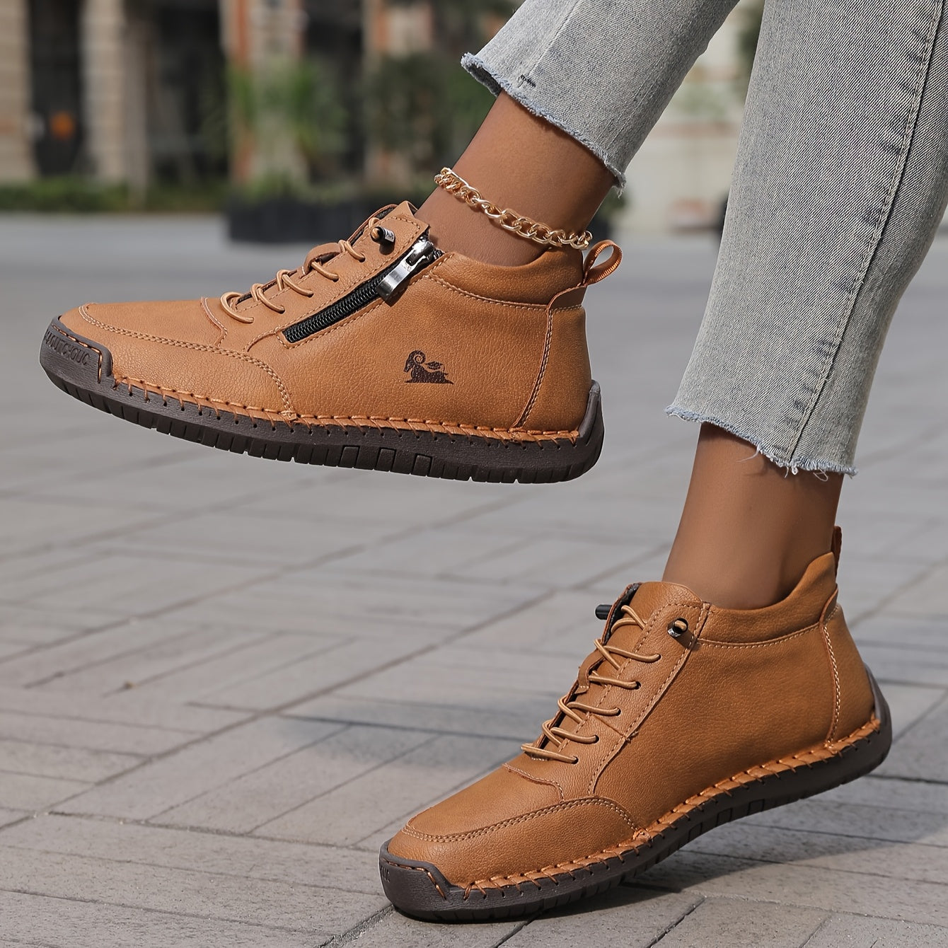 Lunara Sneaker in Lederoptik — Image 5