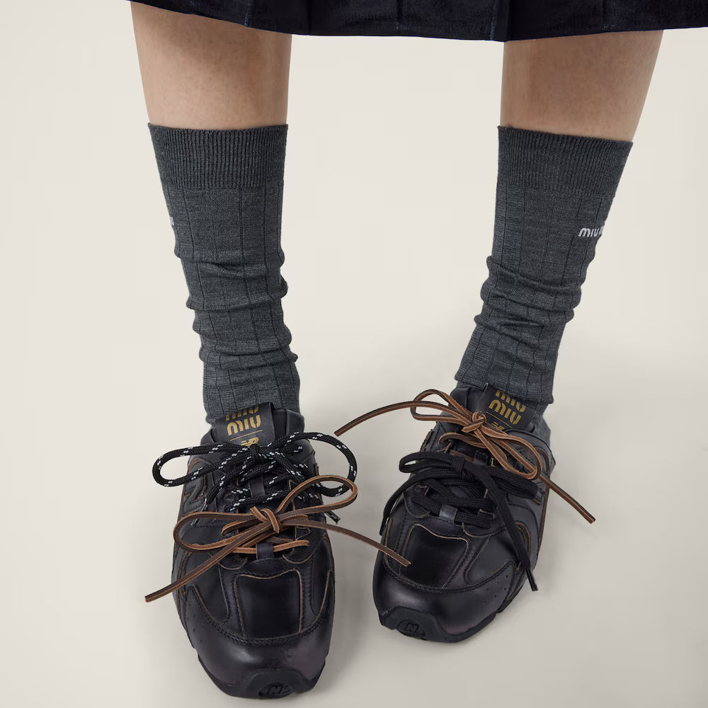 530 SL Mules aus gebleichtem Leder mit Gummisohle in Schwarz und Braun 5