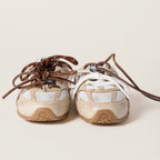 530 SL Mules aus gebleichtem Leder mit Gummisohle in Travertine Grau und Weiß 4