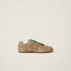 530 SL Runner in der Écru Suede Edition, eleganter und bequemer Sneaker.
