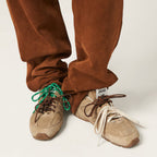 530 SL Runner in der Écru Suede Edition, eleganter und bequemer Sneaker. 4
