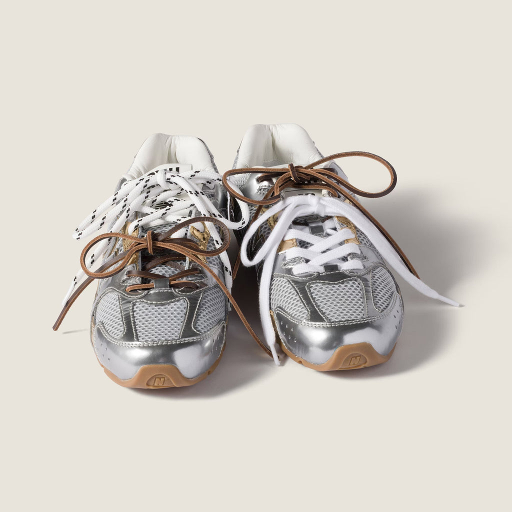 530 SL Runner in der Metallic Mesh Edition mit glänzendem Finish. 4