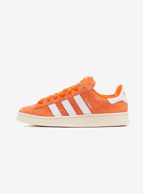 Adidas Campus 00s Amber Tint in Orange, Wildleder-Sneaker für den Skate-Stil.