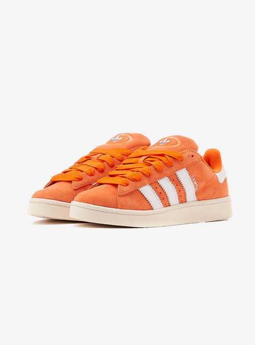 Adidas Campus 00s Amber Tint in Orange, Wildleder-Sneaker für den Skate-Stil. 2
