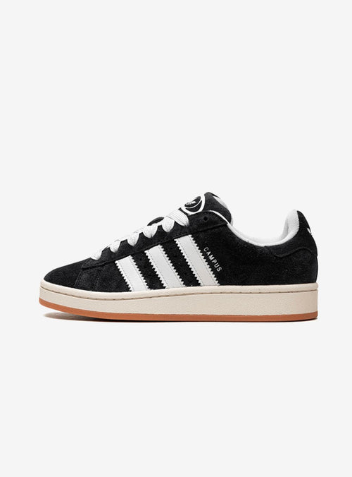 Adidas Campus 00s Sneakers in Schwarz, inspiriert vom Skate-Stil der 2000er Jahre.