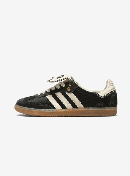 Adidas Samba Pony Tonal in elegantem Schwarz von Wales Bonner.