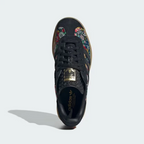 Adidas x Liberty London Sambae elegante schwarze Sneakers mit floralen Details. 3