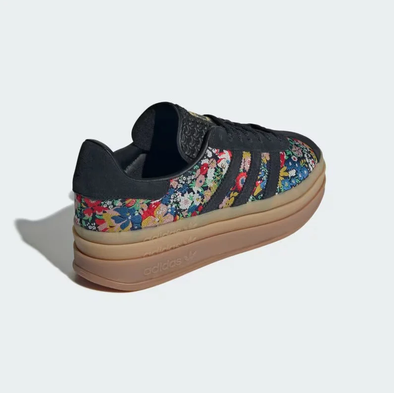 Adidas x Liberty London Sambae elegante schwarze Sneakers mit floralen Details. 6