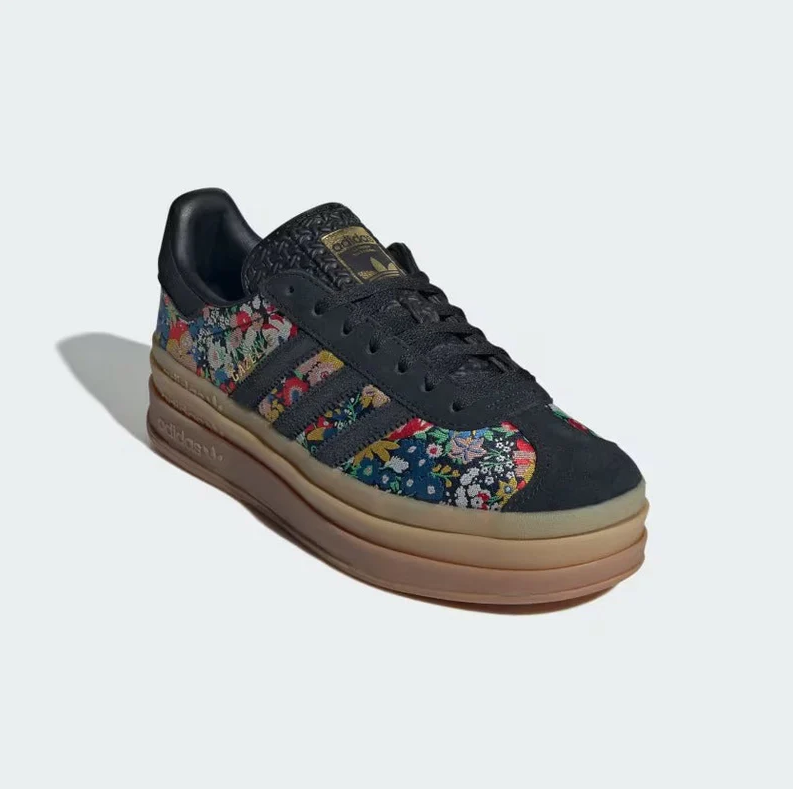 Adidas x Liberty London Sambae elegante schwarze Sneakers mit floralen Details. 8