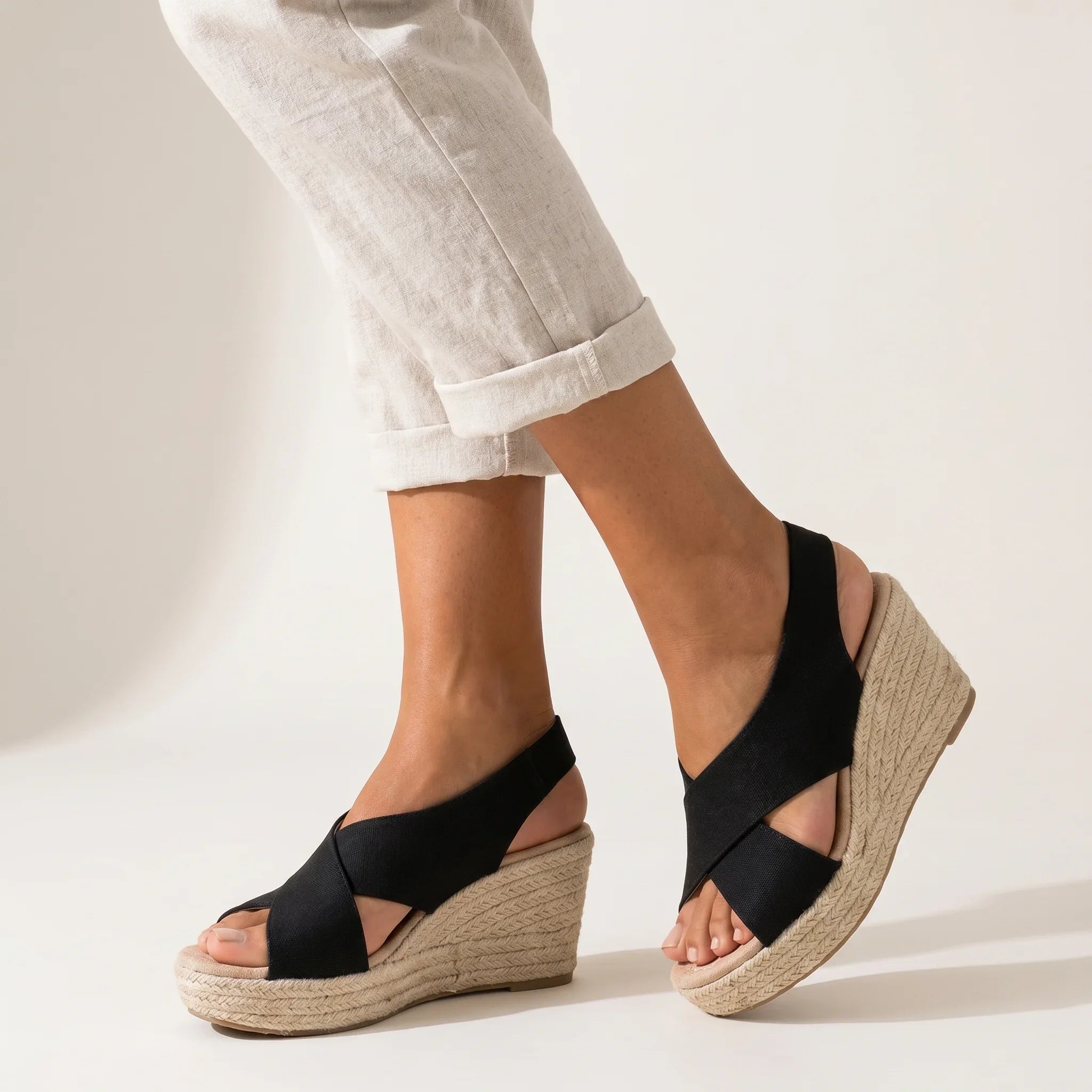 Damen Bequeme Keilabsatz-Espadrilles mit Fußbett in Schwarz