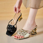 Damen Sandalen Gold mit Rosendetail 7
