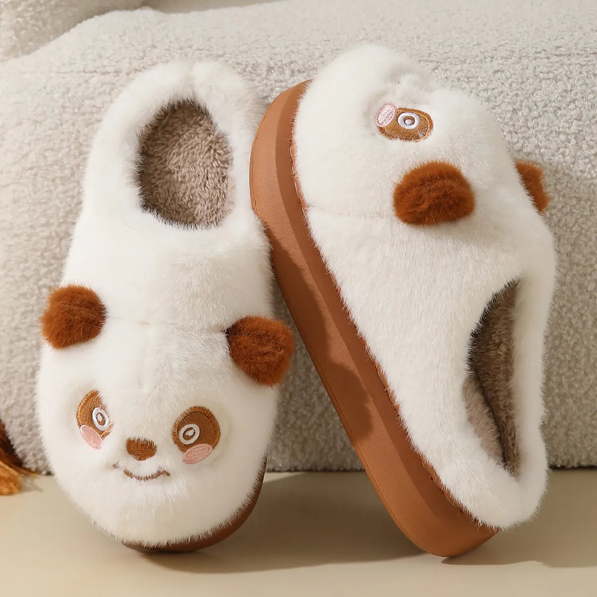 Plüsch Hausschuhe mit Panda Design in Weiß 7