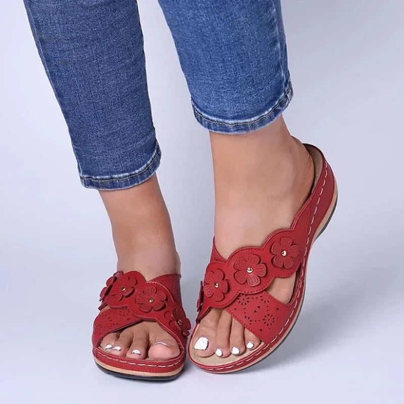 Damen Wedge Sandalen mit Blumen Dekor, offenes Zehen-Design für den Sommer. 5
