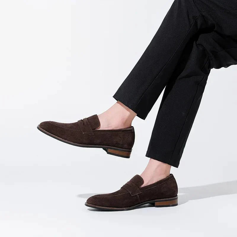 Elegante Herren Wildleder Penny Loafers für Business und formelle Anlässe. 9