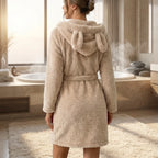 Kuscheliger Bademantel Beige mit Kapuze und Bärenohren 3