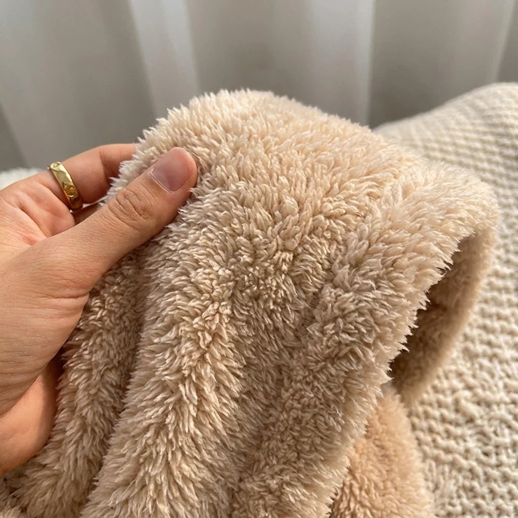 Kuscheliger Bademantel Beige mit Kapuze und Bärenohren 9