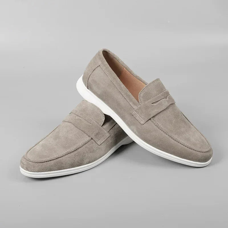 Männer Klassische Wildleder Slipper in Grau, stilvoll und bequem. 4
