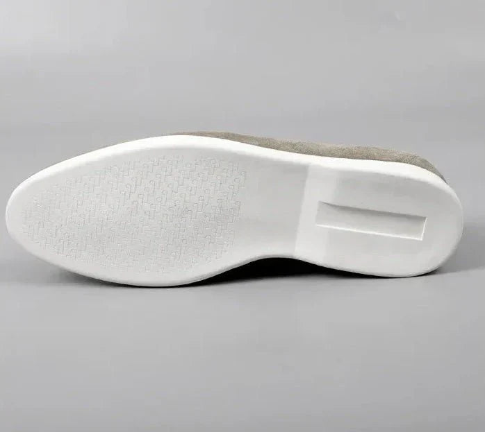 Männer Klassische Wildleder Slipper in Grau, stilvoll und bequem. 9