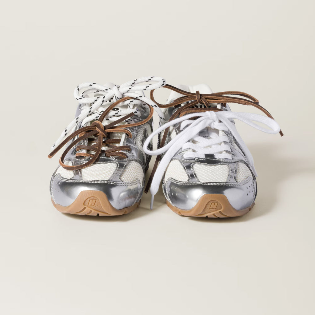 530 SL Runner in der Metallic Mesh Edition – stilvoll und bequem. 4