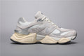 New Balance 9060-6 Grau Weiß Sneakers für jeden Tag.