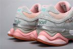 New Balance 9060 (Collab) Graue Pinke Sneakers von StreetLased 9