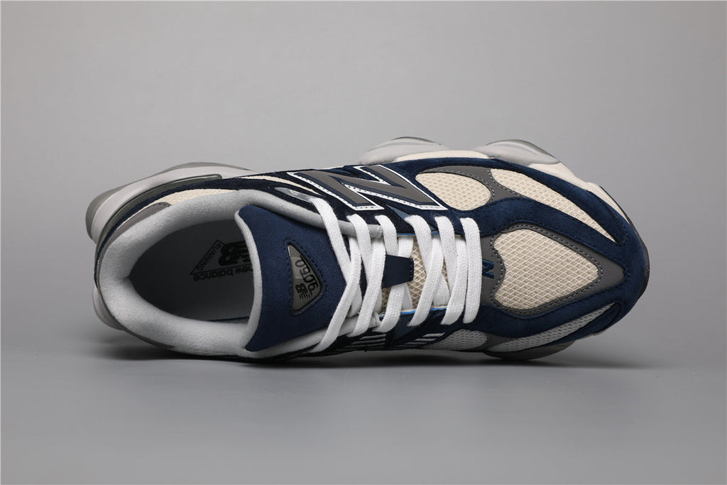 New Balance 9060 Sneakers in Hellblau, stilvoll und bequem. 2