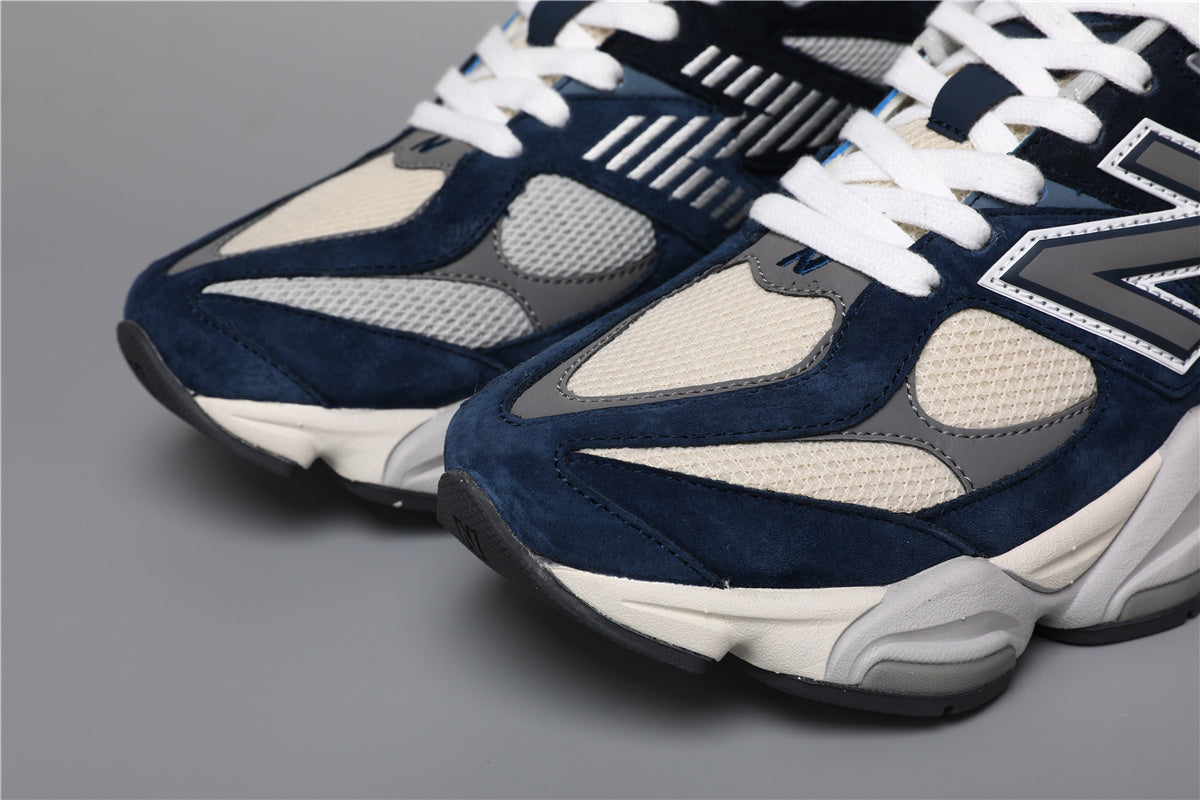 New Balance 9060 Sneakers in Hellblau, stilvoll und bequem. 3