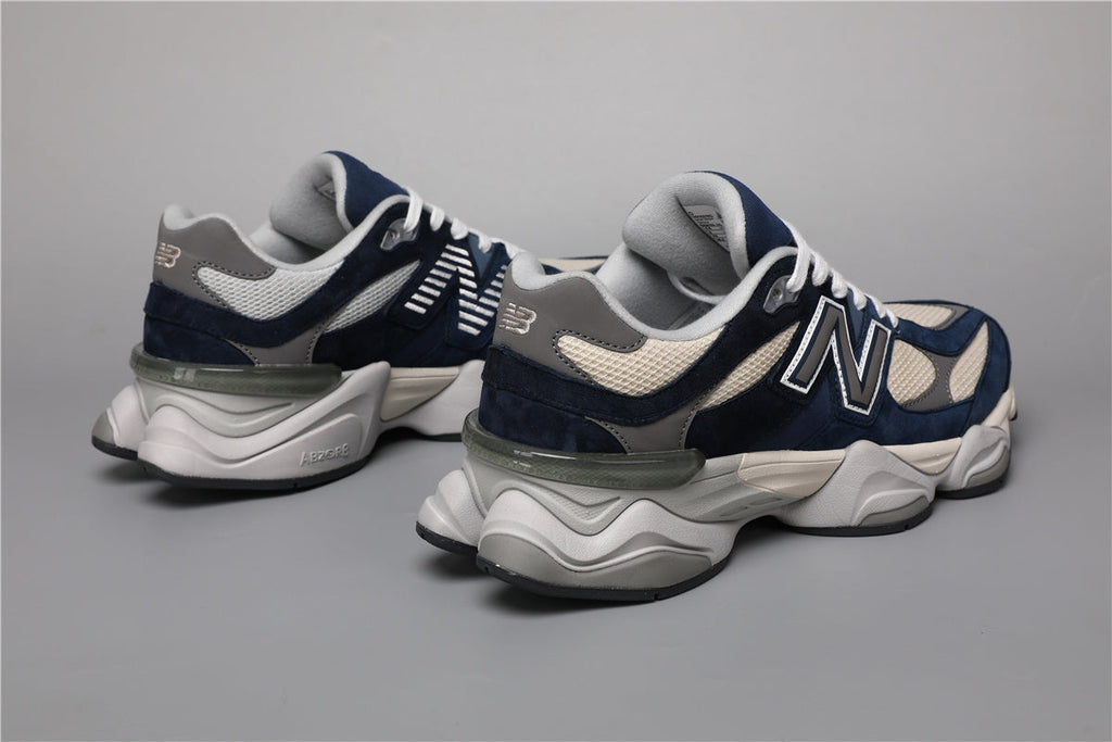 New Balance 9060 Sneakers in Hellblau, stilvoll und bequem. 5