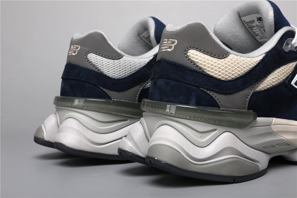 New Balance 9060 Sneakers in Hellblau, stilvoll und bequem. 6