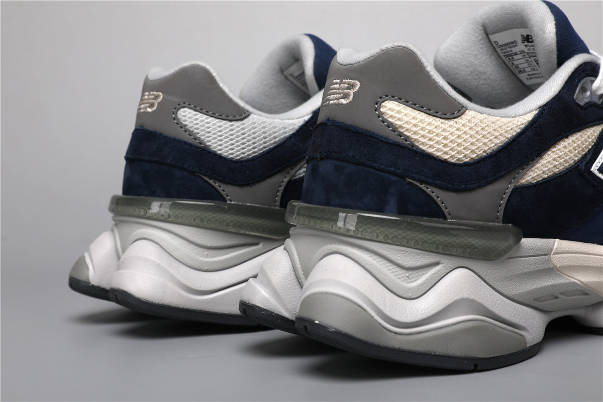 New Balance 9060 Sneakers in Hellblau, stilvoll und bequem. 6