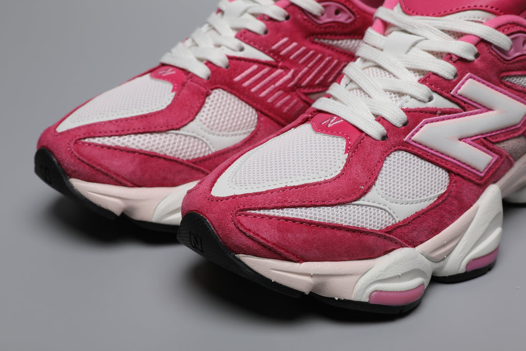 New Balance 9060 in Rot Rosa für sportliche Eleganz. 8