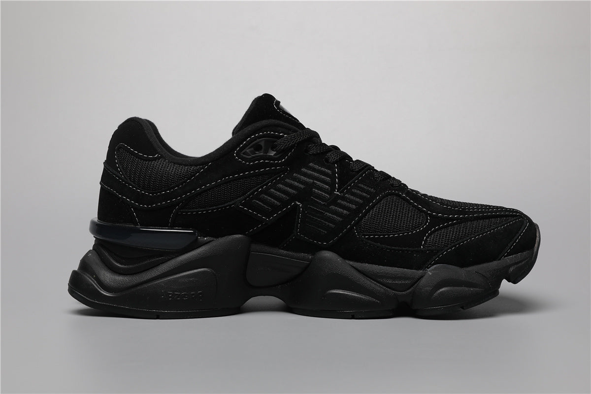 Elegante schwarze New Balance 9060 Sneakers für jeden Anlass.