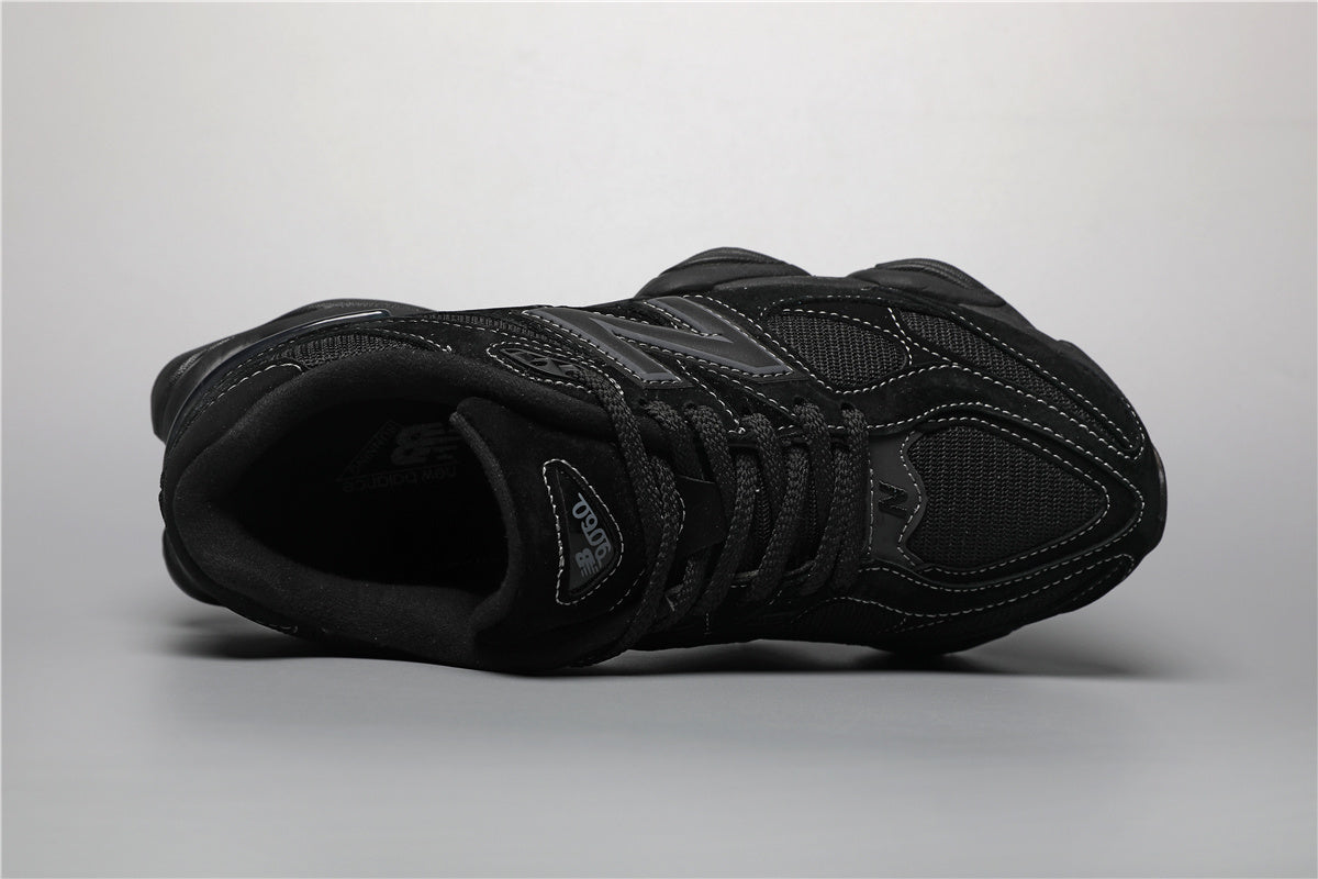 Elegante schwarze New Balance 9060 Sneakers für jeden Anlass. 6