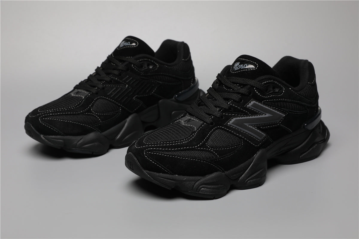 Elegante schwarze New Balance 9060 Sneakers für jeden Anlass. 7